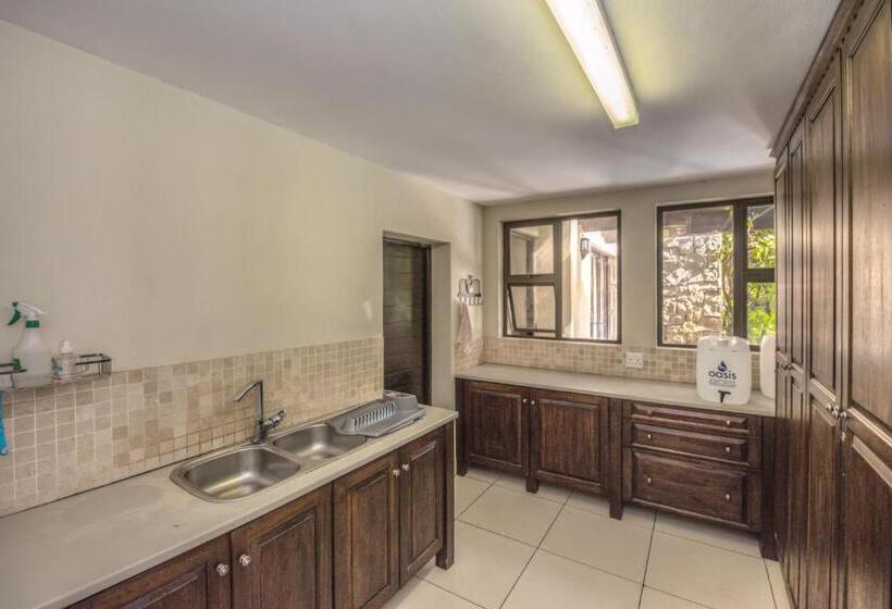 Casa 3 Quartos, Onse Khaya Lodging And Conferencing