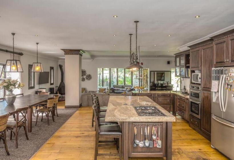 Дом 3 Спальни, Onse Khaya Lodging And Conferencing