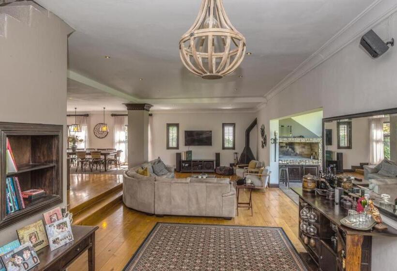 Дом 3 Спальни, Onse Khaya Lodging And Conferencing