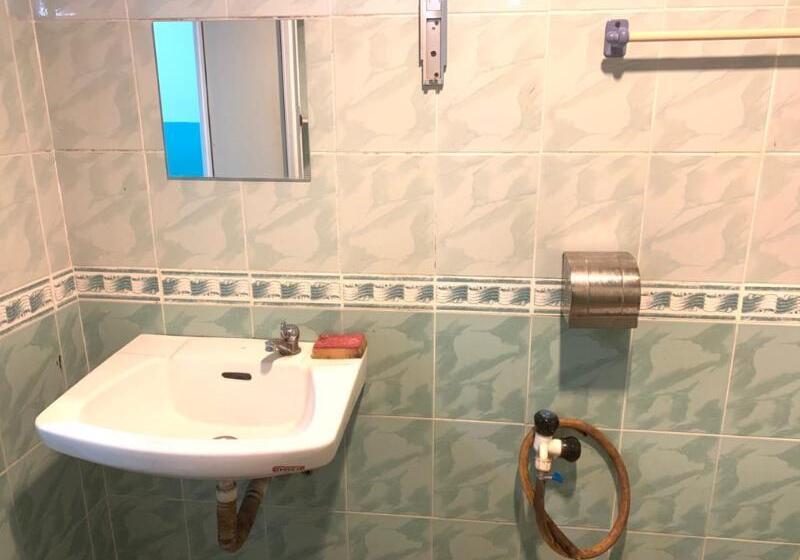 اتاق خانوادگی, Spot On 89860 Yb House