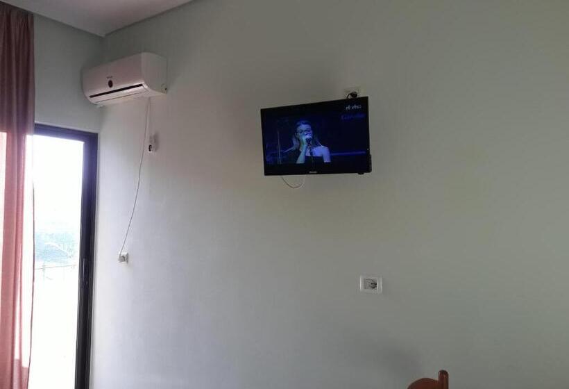 バルコニー付きスタンダードルーム, Tani's Guesthouse