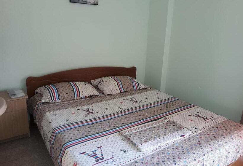 デラックストリプルルーム, Tani's Guesthouse