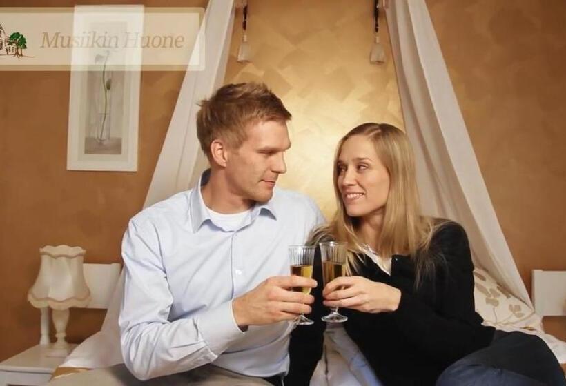 １ベッドルームのデラックスアパートメント, Salpalinjan Hovi