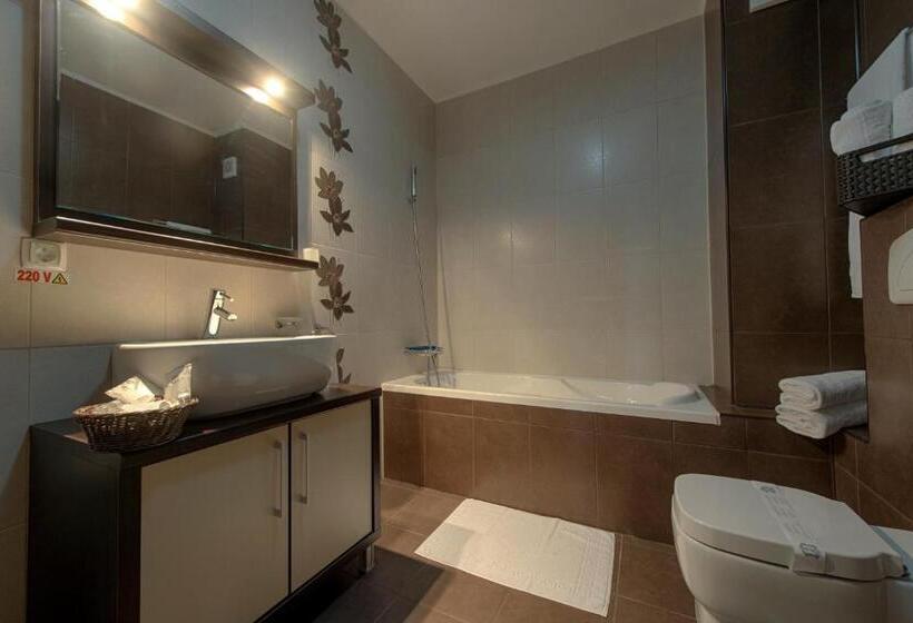 דירת דלוקס 2 חדרי שינה עם נוף לים, Samali Residence