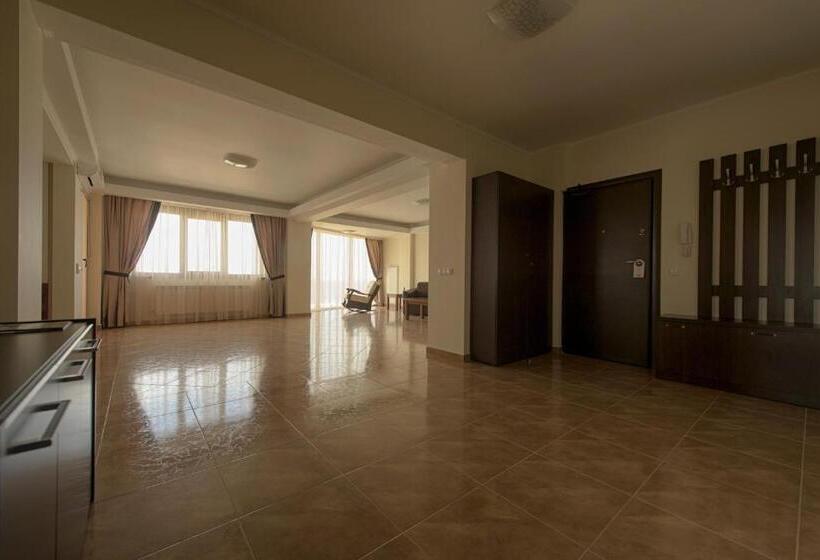 דירת דלוקס 2 חדרי שינה עם נוף לים, Samali Residence