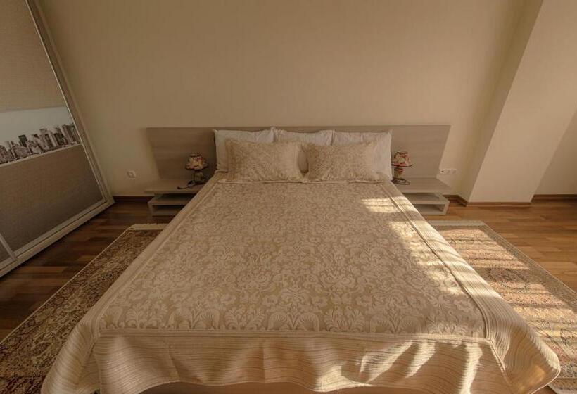 דירת שני חדרים, Samali Residence