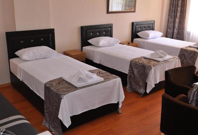 バルコニー付スタンダード４ベッドルーム, Emsa Otel Maltepedeki Eviniz