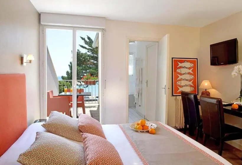 オーシャンビュースタンダードルームバルコニー付き, Logis Hôtel De La Pointe Du Cap Coz
