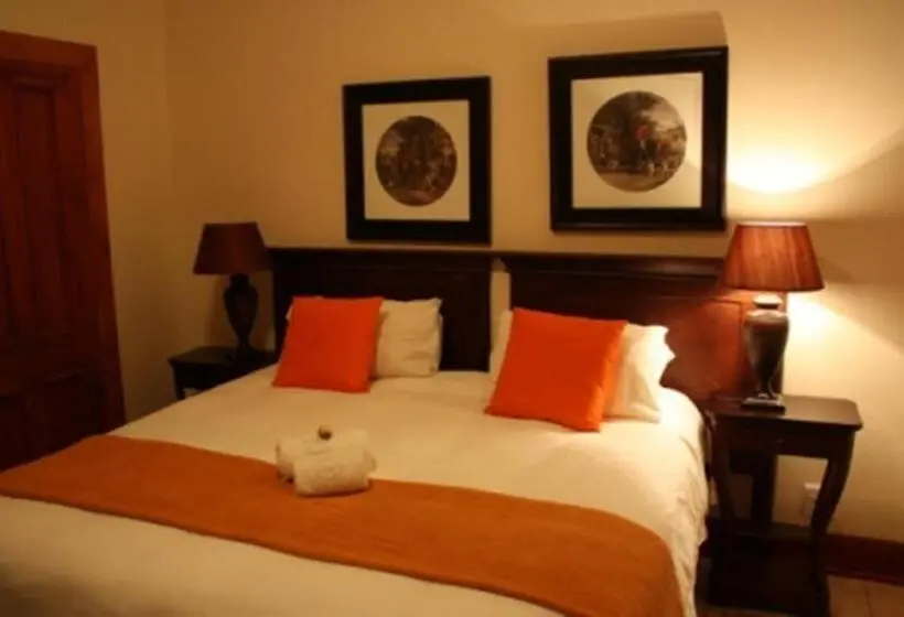 اتاق لوکس, Croc River Lodge