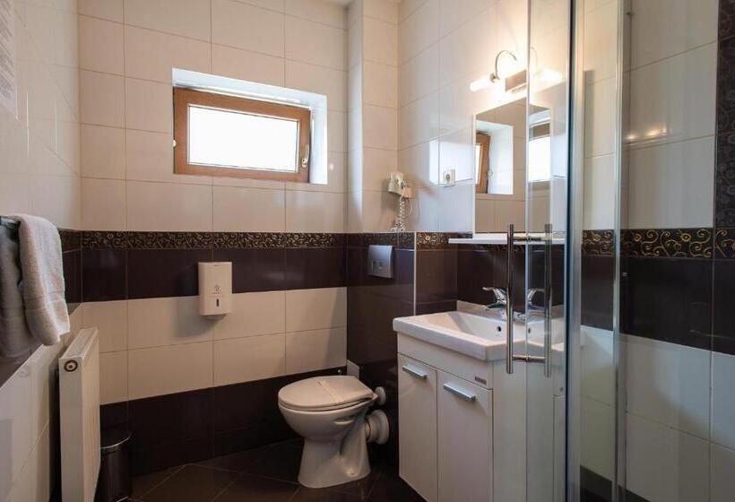 Standard Triple Room, Pensiunea Heveder