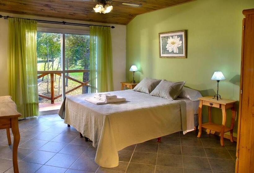 اتاق استاندارد سه نفره, Posada Quellen