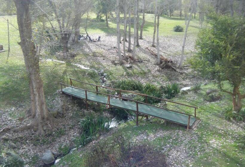 اتاق استاندارد چهارنفره با چشمانداز باغ, Posada Quellen