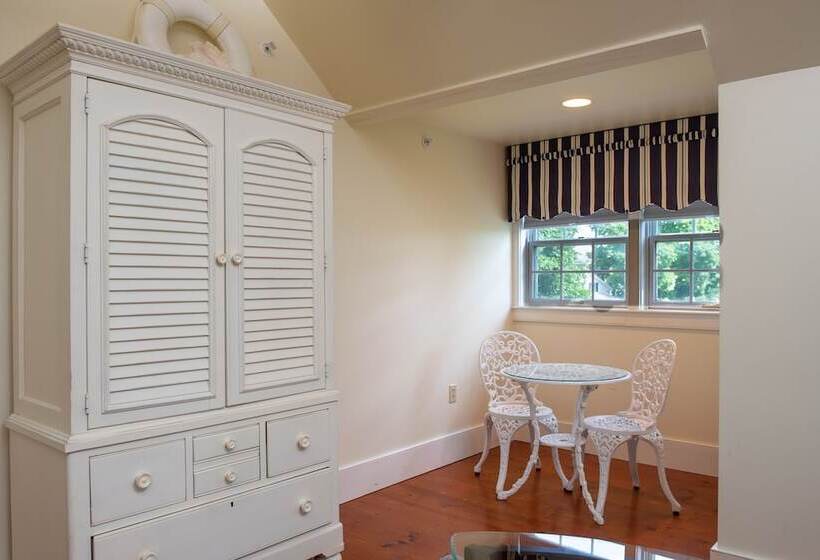 غرفة ديلوكس ذات إطلالة جانبية على البحر, Strong House Inn