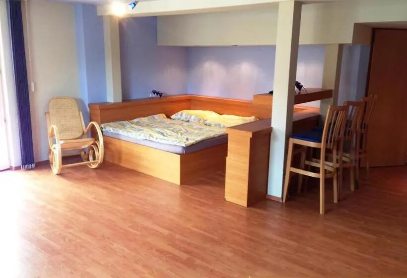 Perhehuone, Beach Pension