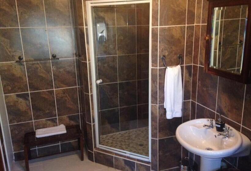 חדר דחוקס עם מיטת קינג, Buller's Rest Guest Lodge