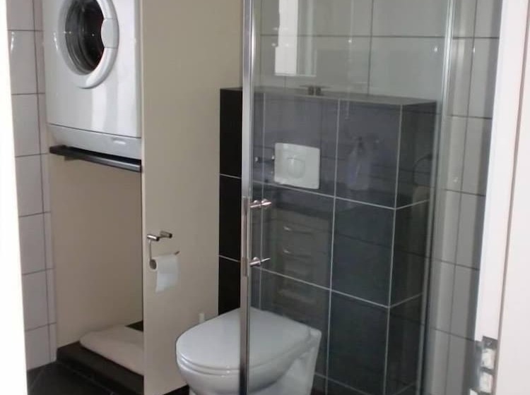 اتاق استاندارد با سرویس بهداشتی مشترک, Guesthouse Tilraun
