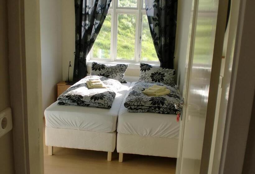 اتاق استاندارد با سرویس بهداشتی مشترک, Guesthouse Tilraun