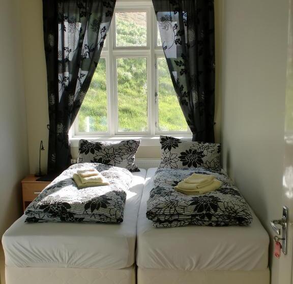اتاق استاندارد با سرویس بهداشتی مشترک, Guesthouse Tilraun