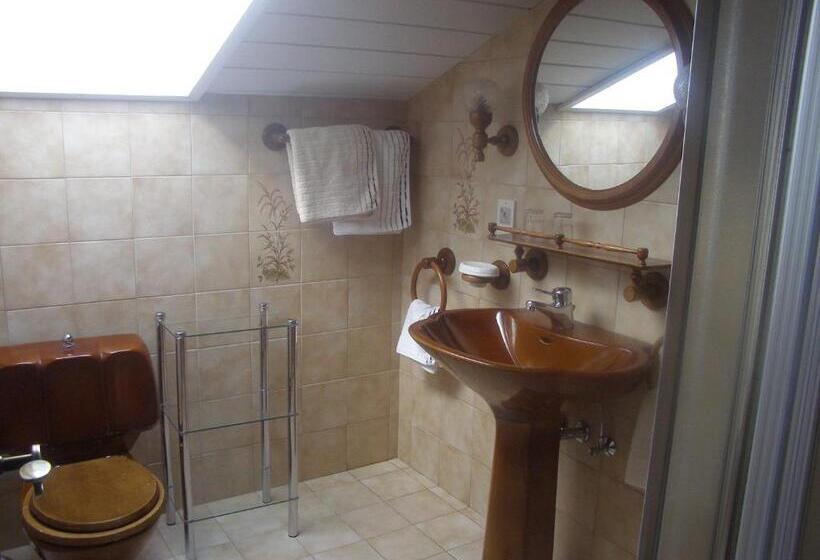 Номер Стандарт с Балконом, Haus Gschwendtner