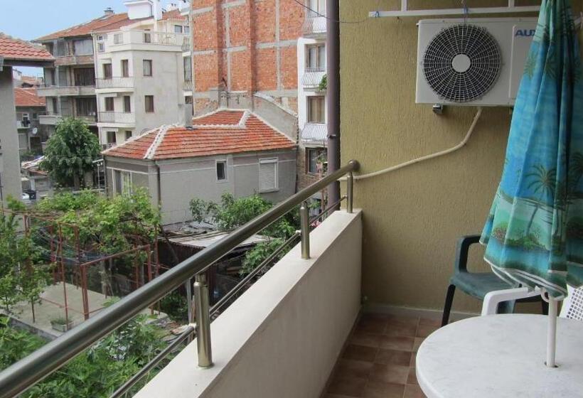 דירת 2 חדרים עם טרסה, Mavrova Guest House