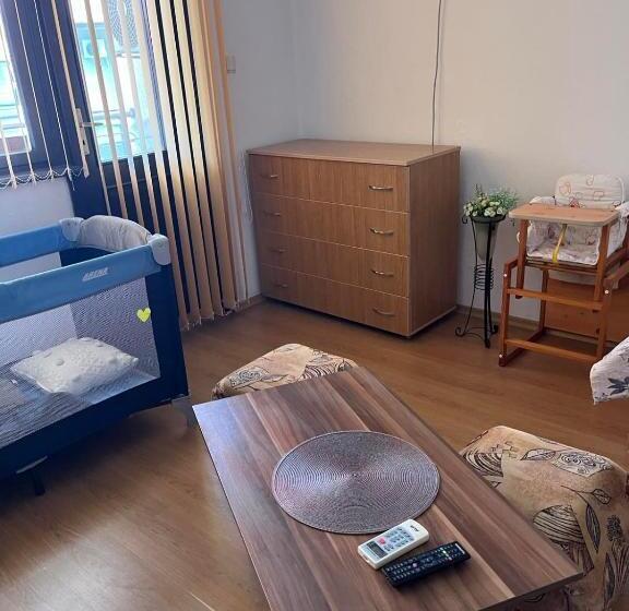 דירת 2 חדרים עם טרסה, Mavrova Guest House