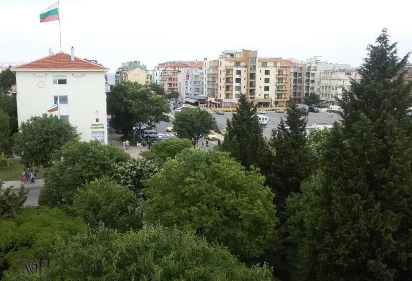 חדר דופלקס, Mavrova Guest House