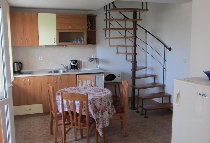 חדר דופלקס, Mavrova Guest House