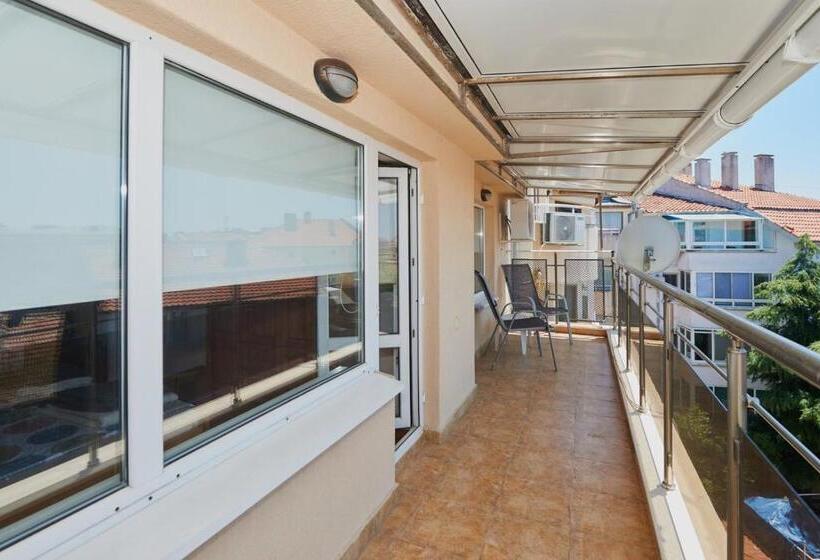 חדר דופלקס, Mavrova Guest House