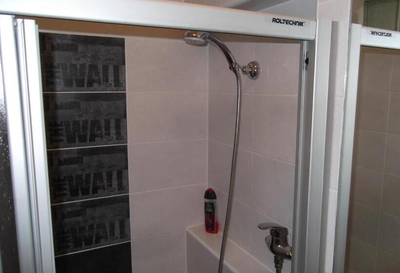 חדר סטנדרט לשלושה, Penzion Apartmány Zlín