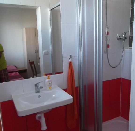 חדר סטנדרט לשלושה, Penzion Apartmány Zlín
