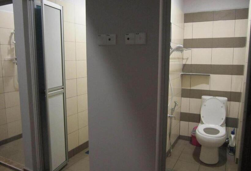 Llit en Habitació Compartida, Thirty Three Stewart Houze