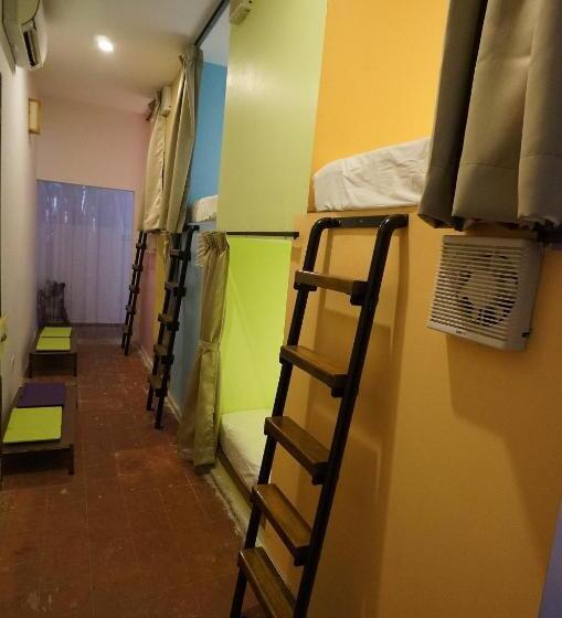 Llit en Habitació Compartida, Thirty Three Stewart Houze