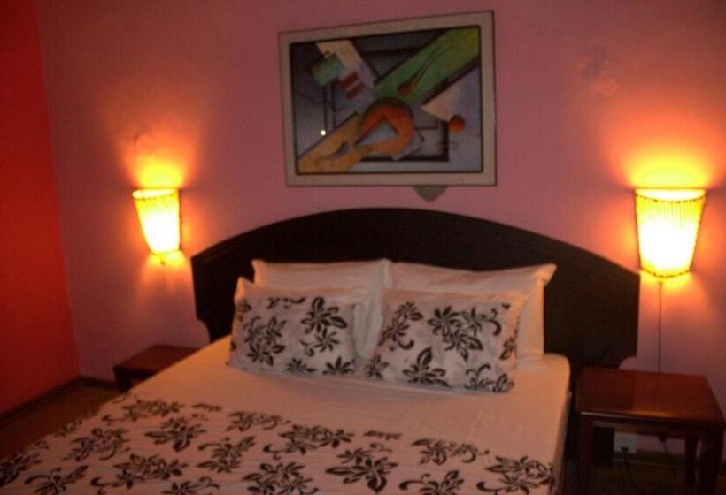 اتاق لوکس با تخت بزرگ, Villa La Romance Kreol