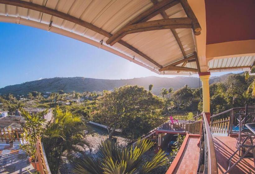 اتاق لوکس با تخت بزرگ, Villa La Romance Kreol