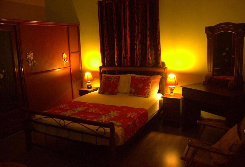 اتاق لوکس با بالکن, Villa La Romance Kreol