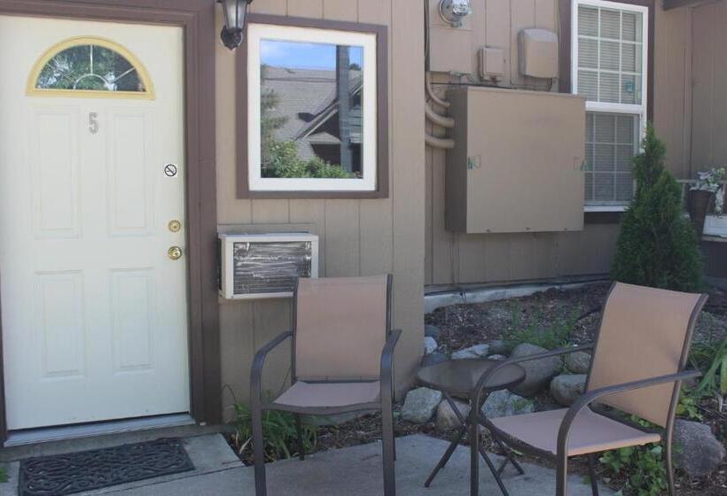 غرفة ديلوكس, Deep Water Inn