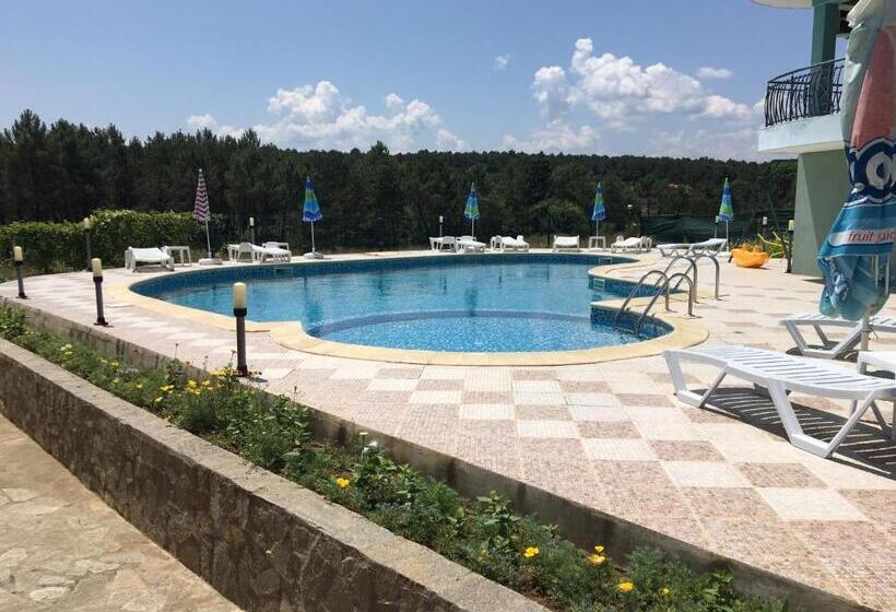 Апартаменты 1 Спальня с Балконом, Dream Bay Family