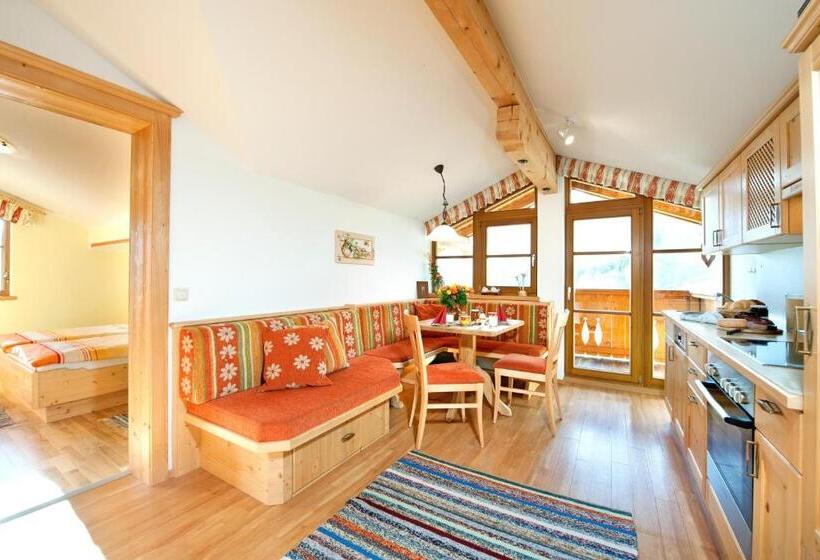 带阳台两卧公寓, Brandebengut