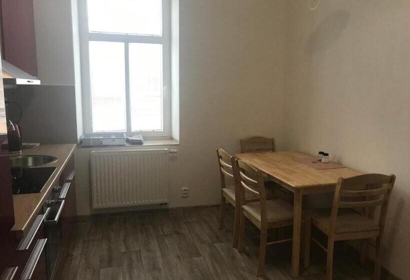 سوییت لوکس, Penzion Na Vápence