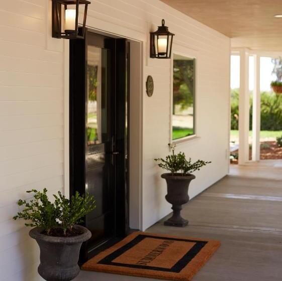 سوییت, Summerwood Inn