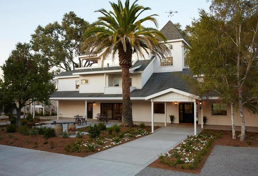 سوییت, Summerwood Inn