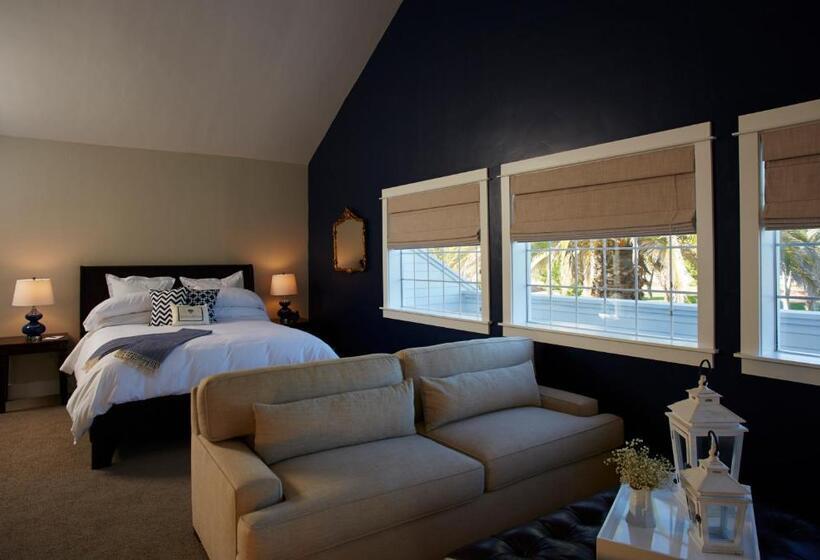 سوییت سوپریور, Summerwood Inn
