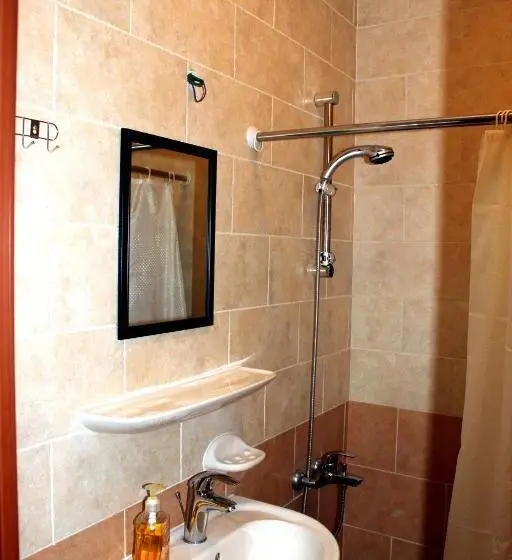 اتاق استاندارد سه نفره, Baraka Al Aqaba Hotel Suites