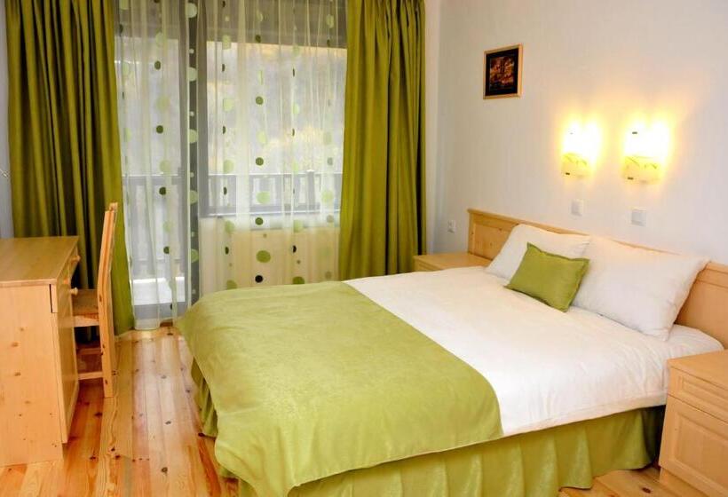 غرفة قياسية مزوَّدة بشُرفة, Family Hotel And Restaurant Plamena