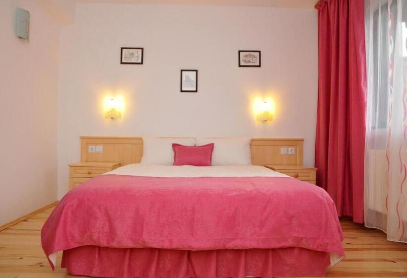 غرفة قياسية مزوَّدة بشُرفة, Family Hotel And Restaurant Plamena