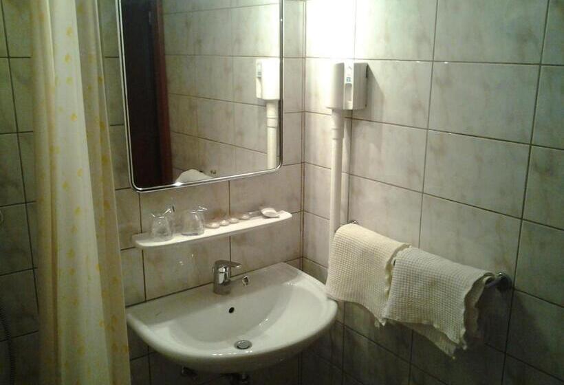 اتاق استاندارد سه نفره, Guest House Arvaj