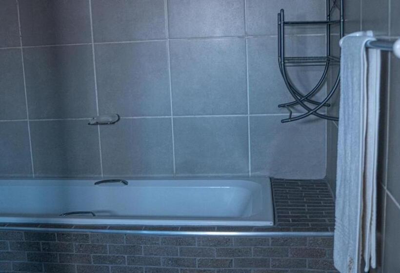 スタンダードルーム, Henry George Guest House