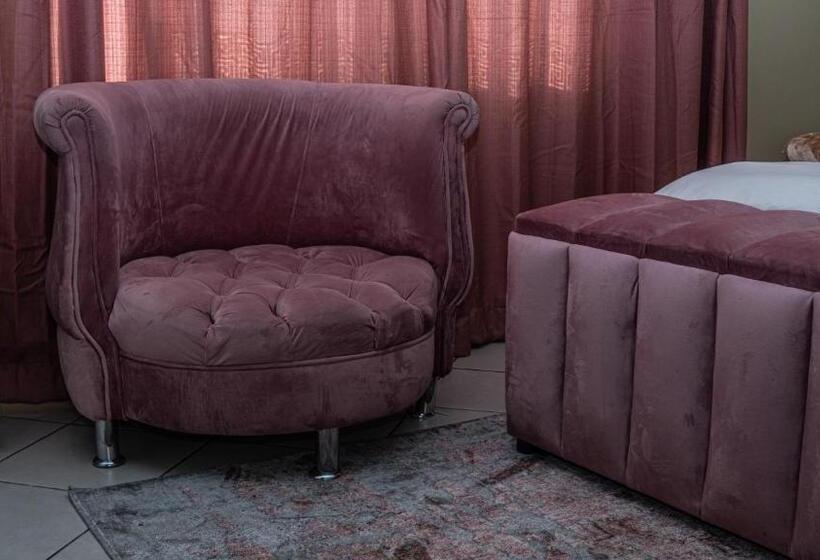 ファミリールーム, Henry George Guest House