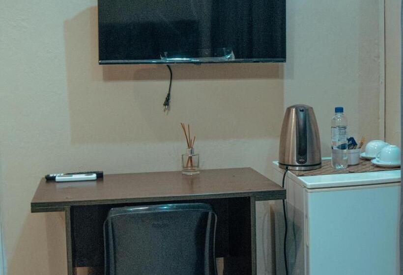 スタンダードルーム, Henry George Guest House