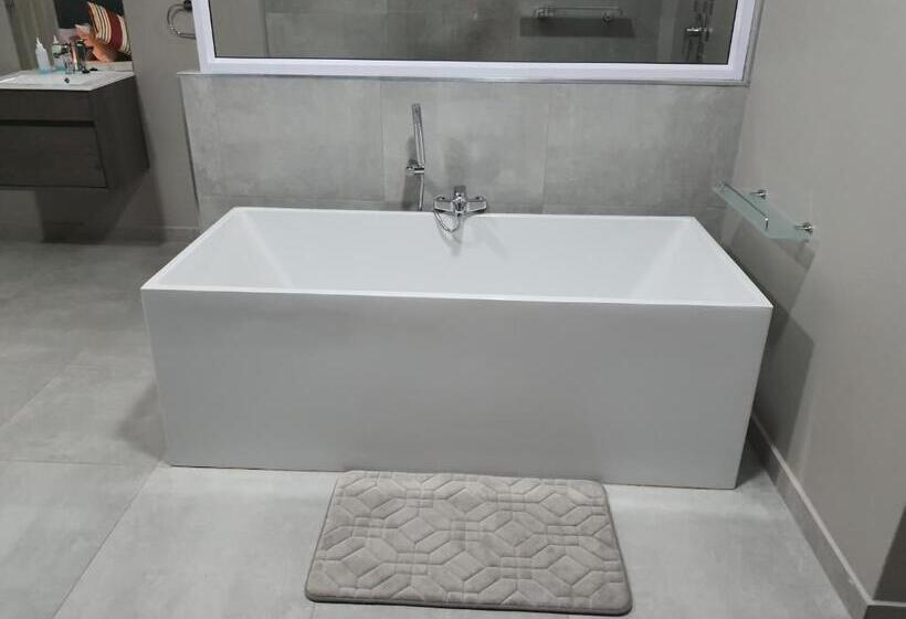 豪华房间, Housemartin Guest House